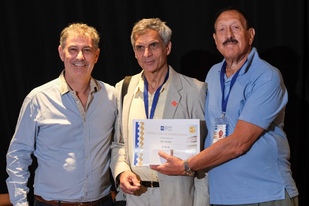 UY25 CV Comisionados y Jurado_112