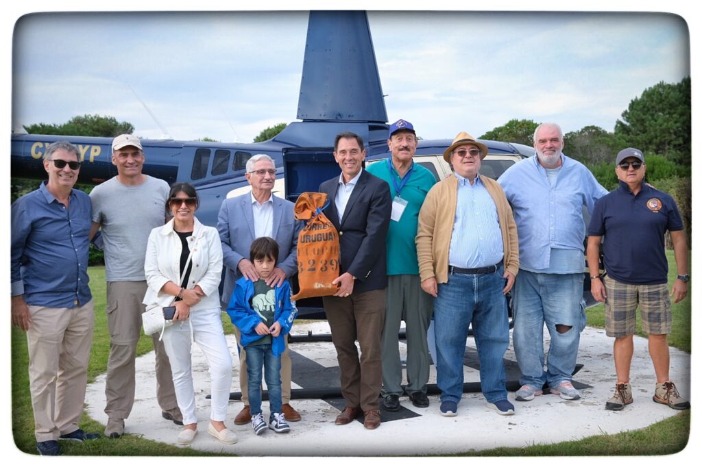 UY25 CV Vuelo Conmemorativo _073